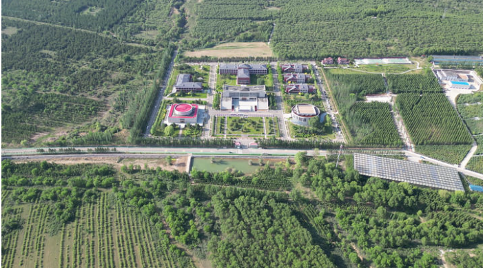 右玉干部学院（无人机照片，2025年6月11日摄）。.png