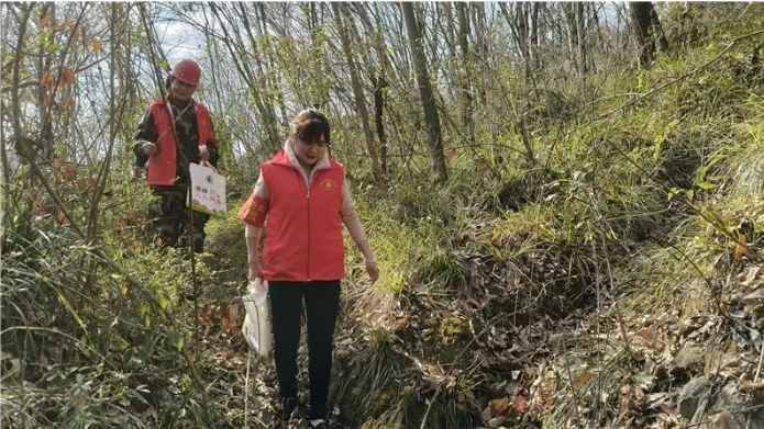 3月5日，在旬阳市铜钱关镇赤岩社区，护.png